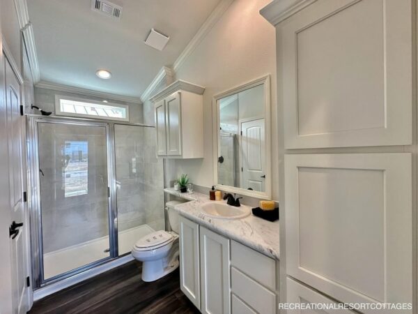 Brentford 2Bed - 2Bath 930sf - Image 3