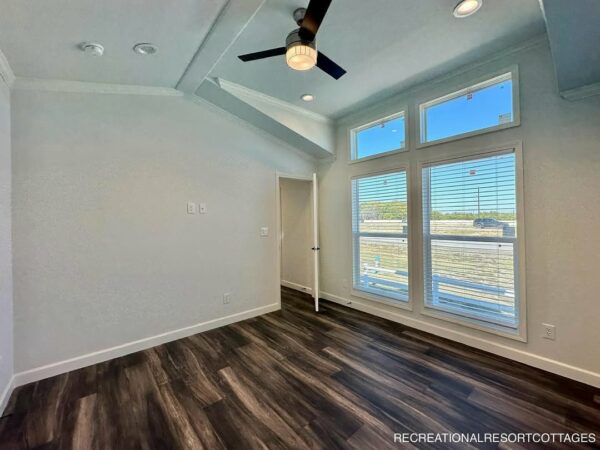 Brentford 2Bed - 2Bath 930sf - Image 4