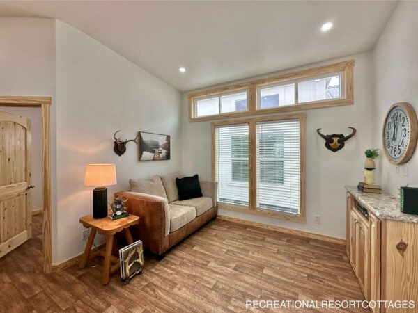 Cardinal 399sf 1Bed – 1Bath and loft - Image 9