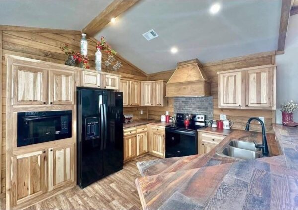Brazos 2 bed/2 bath 840 sq ft Used - Image 5
