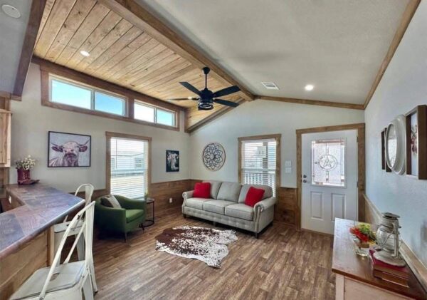 Brazos 2 bed/2 bath 840 sq ft Used - Image 7